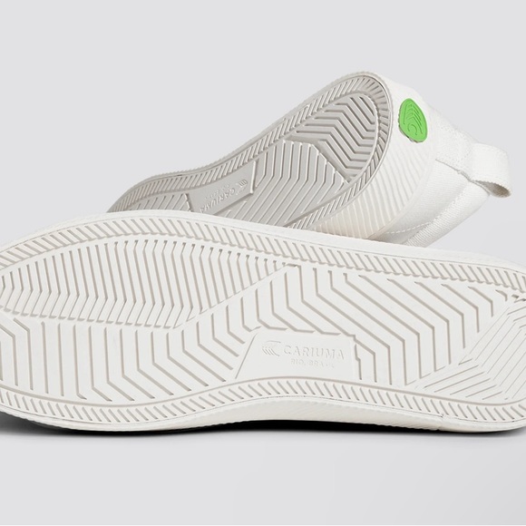 NIB Cariuma OCA Low Off-White Canvas Sneaker - Picture 4 of 16